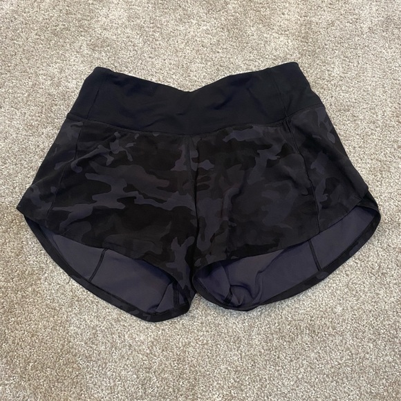 lululemon athletica Pants - lululemon black camo speed up short 4 inch size 2 (new condition)